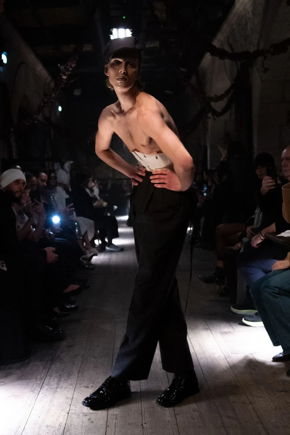 maison-margiela-artisanal-2024-look-1-65b3ff8c8f542.jpg