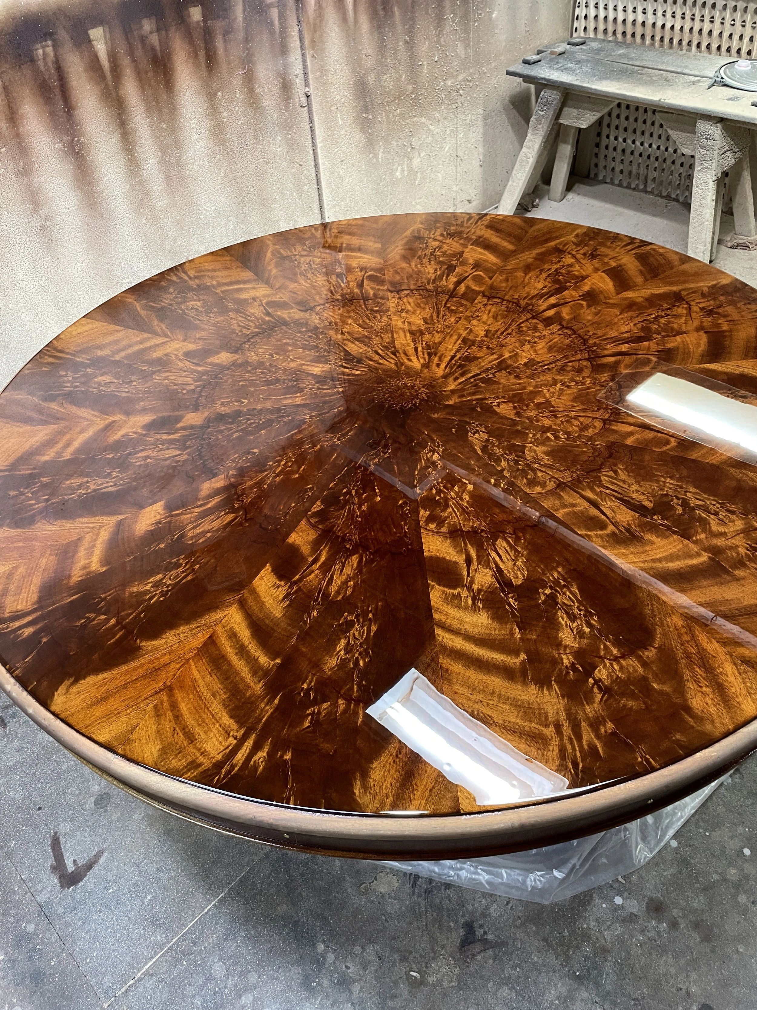 Restoring Elegance - The restoration of a most beautiful  FlameMahogany Table
