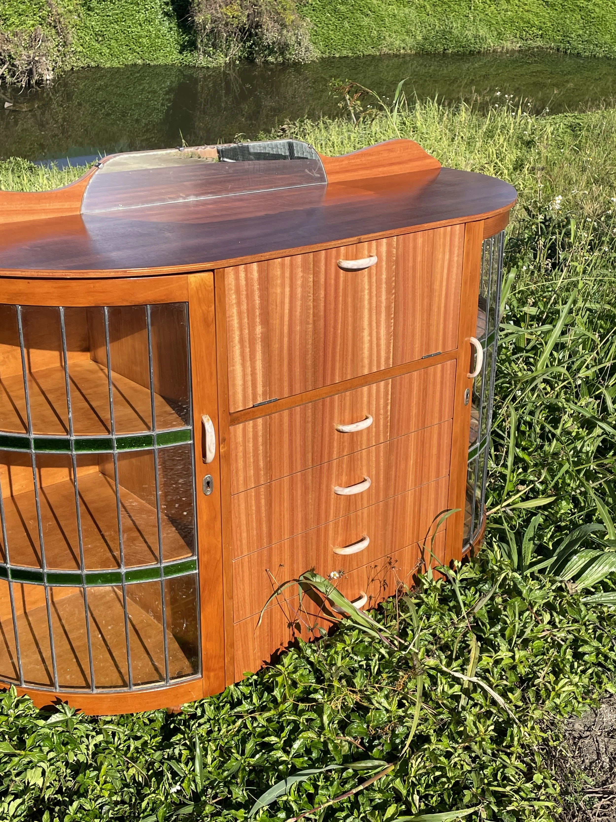 Bringing back to life a Retro Sideboard