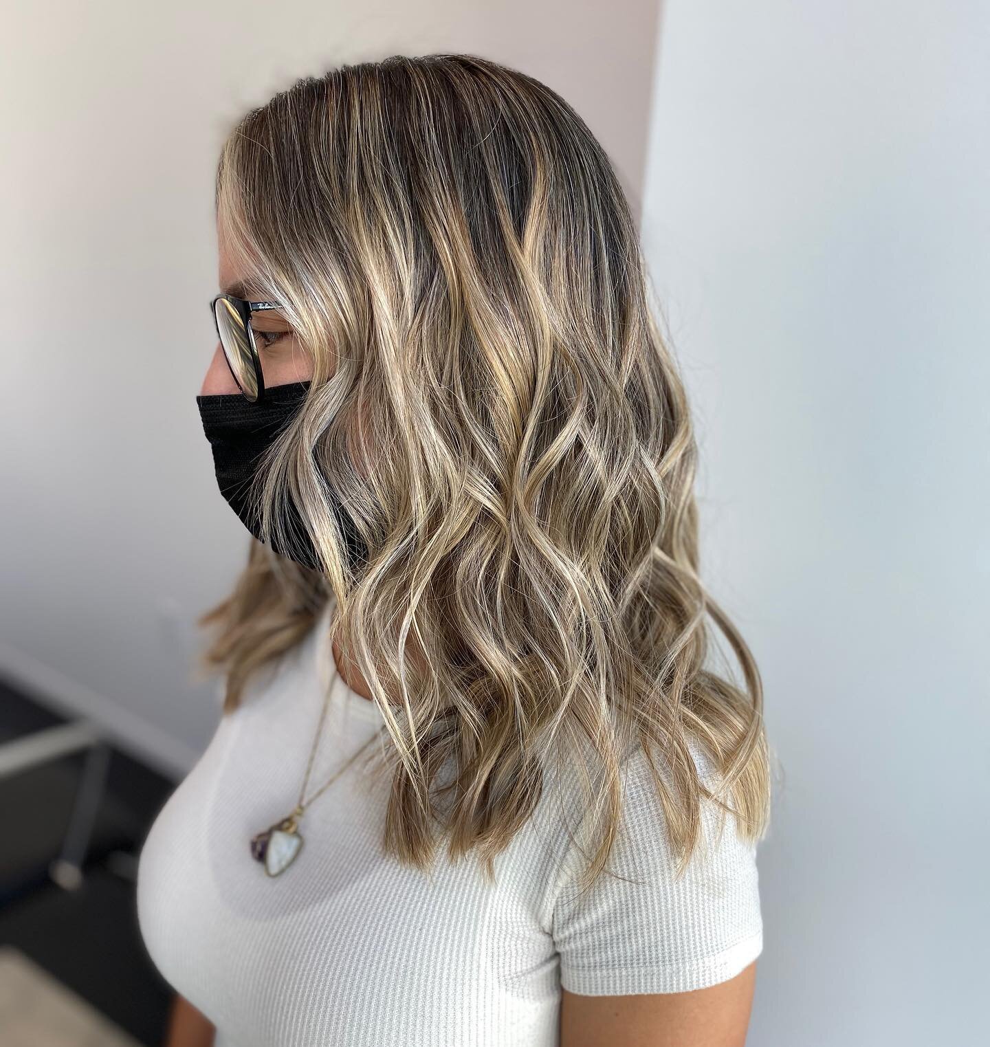 Salons might have to close in LA county again 😓 get an appointment on the books to secure your spot just in case and if we do close you&rsquo;ll have priority for when we reopen!! &bull;
&bull;
&bull;
&bull;
&bull;
&bull;
&bull;
&bull;
#hairbymacken
