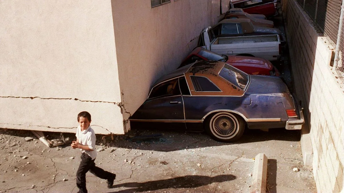 A collapsed apartment complex after the 1994 Northridge earthquake. (Rolando Otero / Los Angeles Times)
