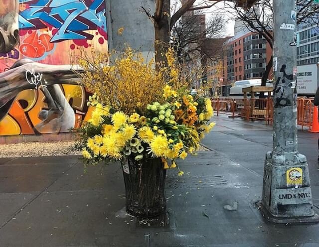 Do you have extra event decor that you don't know what to do with?

Lewis Miller Design (@lewismillerdesign), a floral design company based in New York City, use their extra flowers to create installations through out New York to bring color to a sea