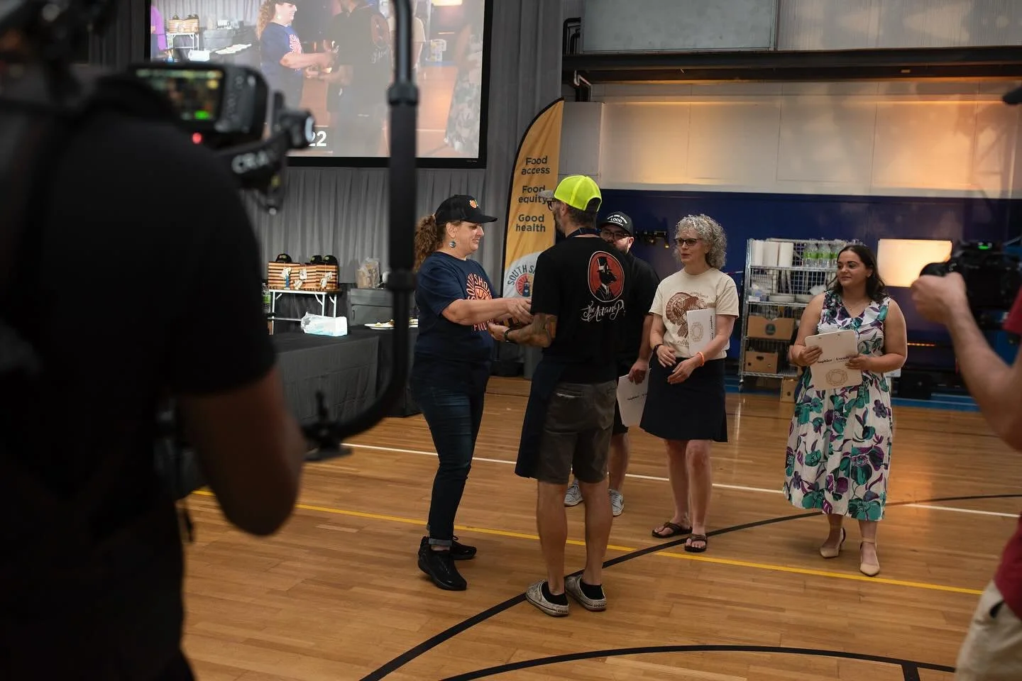 Our team handled every detail, from concept to execution, to make @southshorefoodbank&rsquo;s first-ever FOOD FIGHT a standout event! We worked with @ccrsolutions to design an optimal camera setup so guests could get an up-close look at the chefs in 