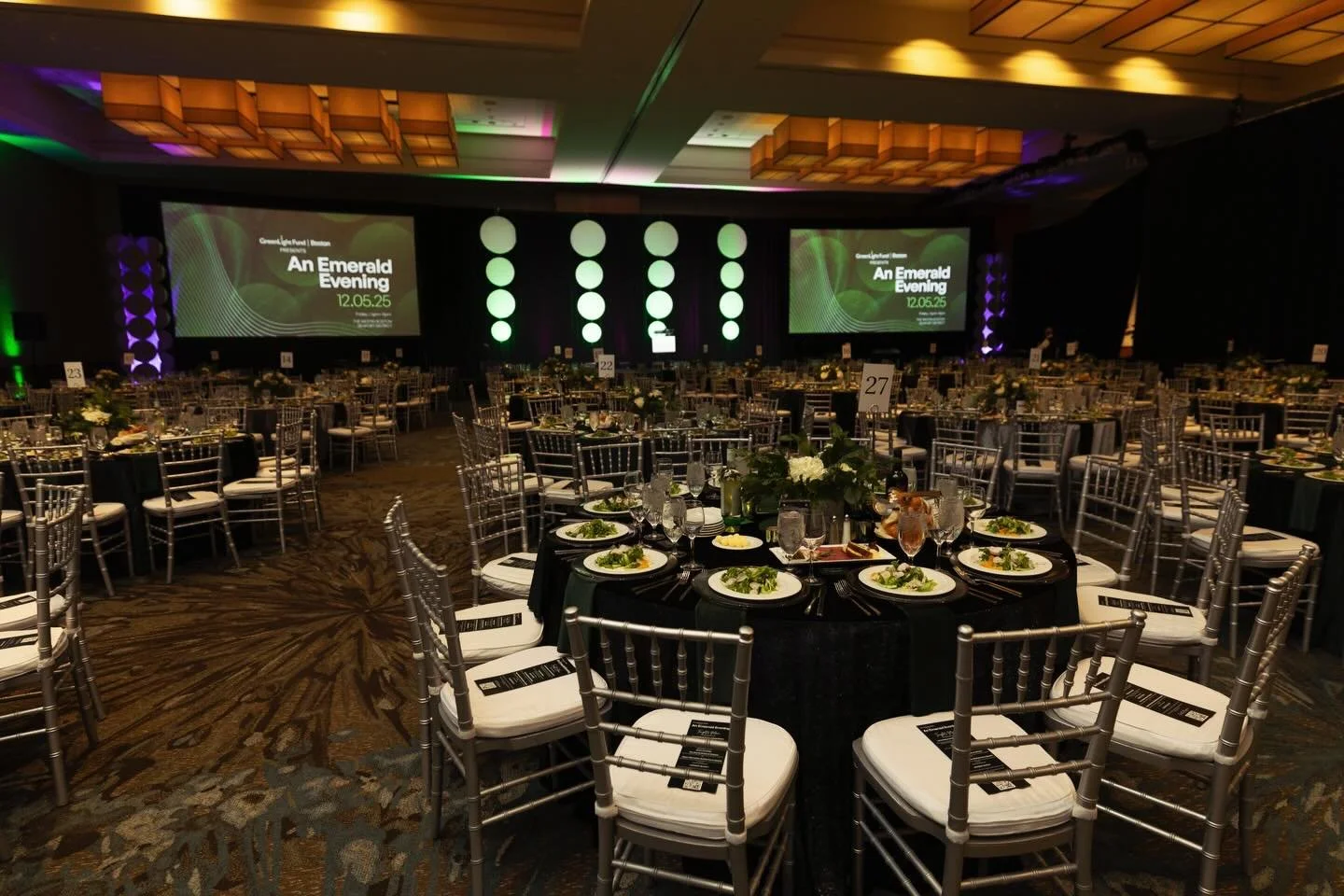 We transformed The Westin Boston Seaport District ballroom into a glowing celebration of community, impact, and possibility for An Emerald Evening with @greenlightfund featuring our signature Bauble Bar! From dramatic lighting moments and an immersiv