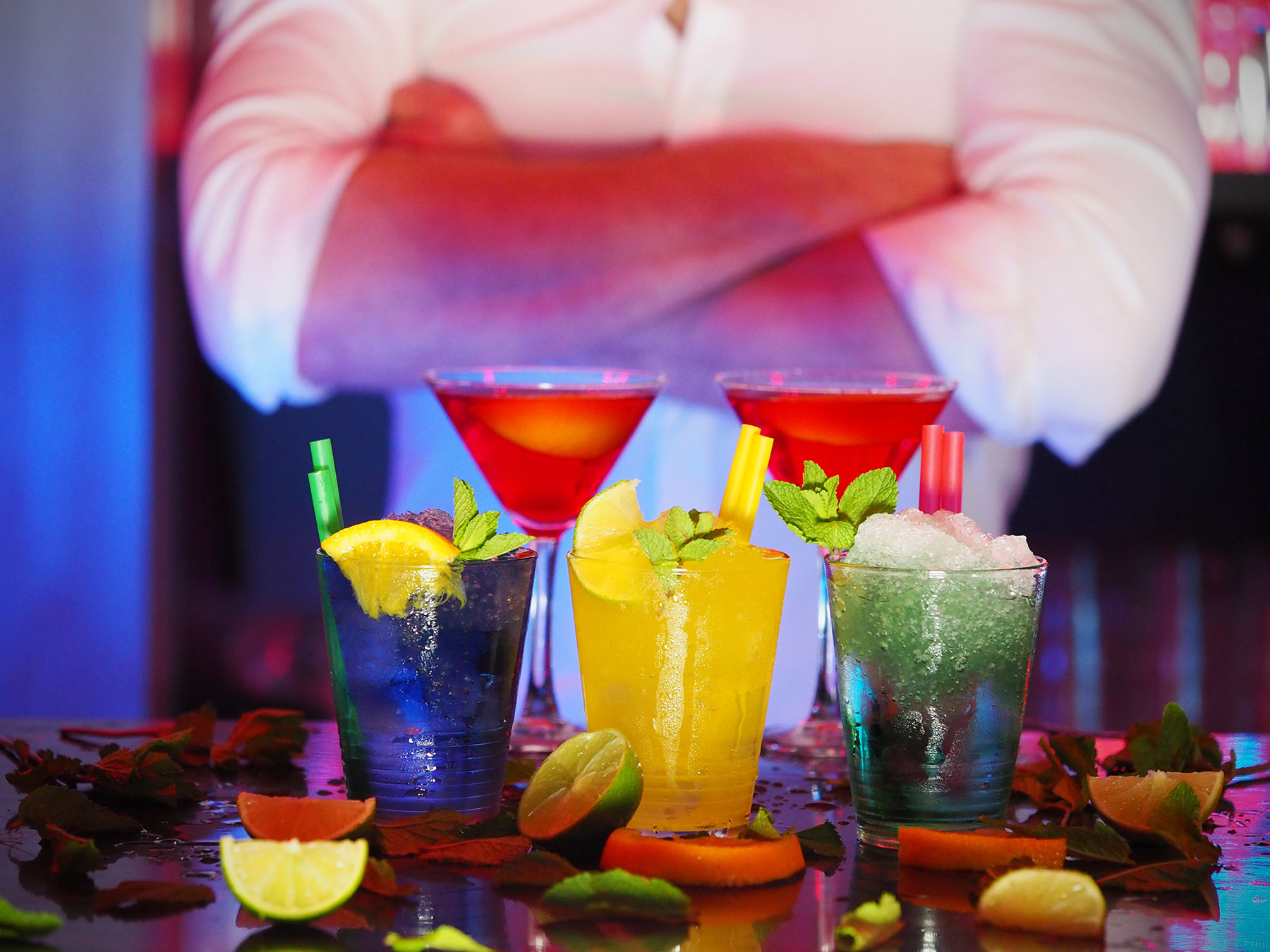 alcohol-bar-barman-110472.jpg