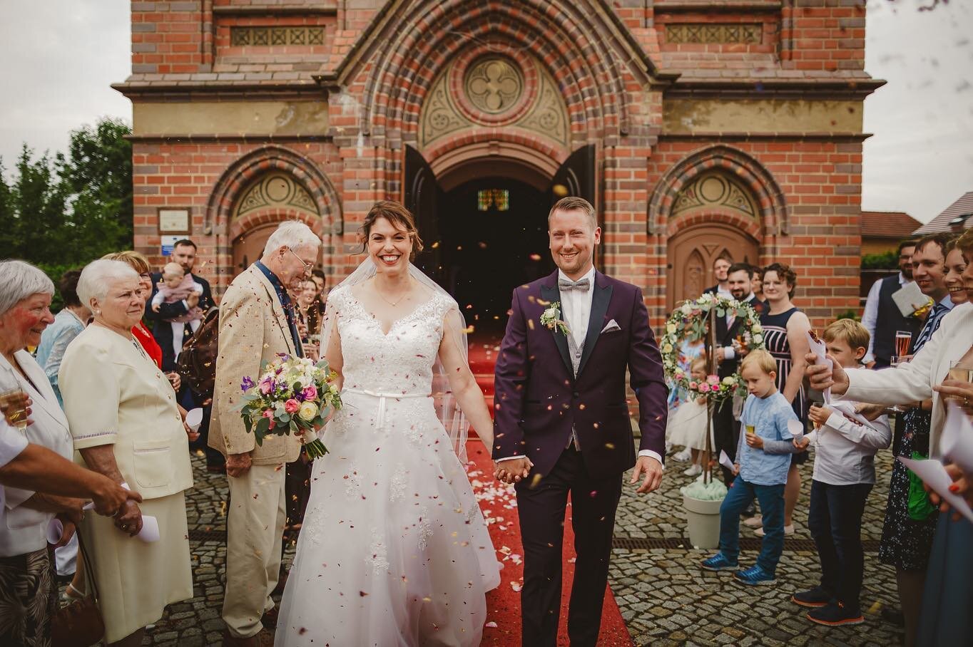 // 👰🤵Kerstin + Eric ❤️//
.
.
.
#lovemyjob #hochzeitsfotograf #hochzeiten_spreewald #hochzeiten_lausitz #hochzeiten_brandenburg #hochzeiten_sachsen #hochzeitsreportage #hochzeitsfotografdresden #hochzeitsfotografie #hochzeitslocation #hochzeitsfiebe