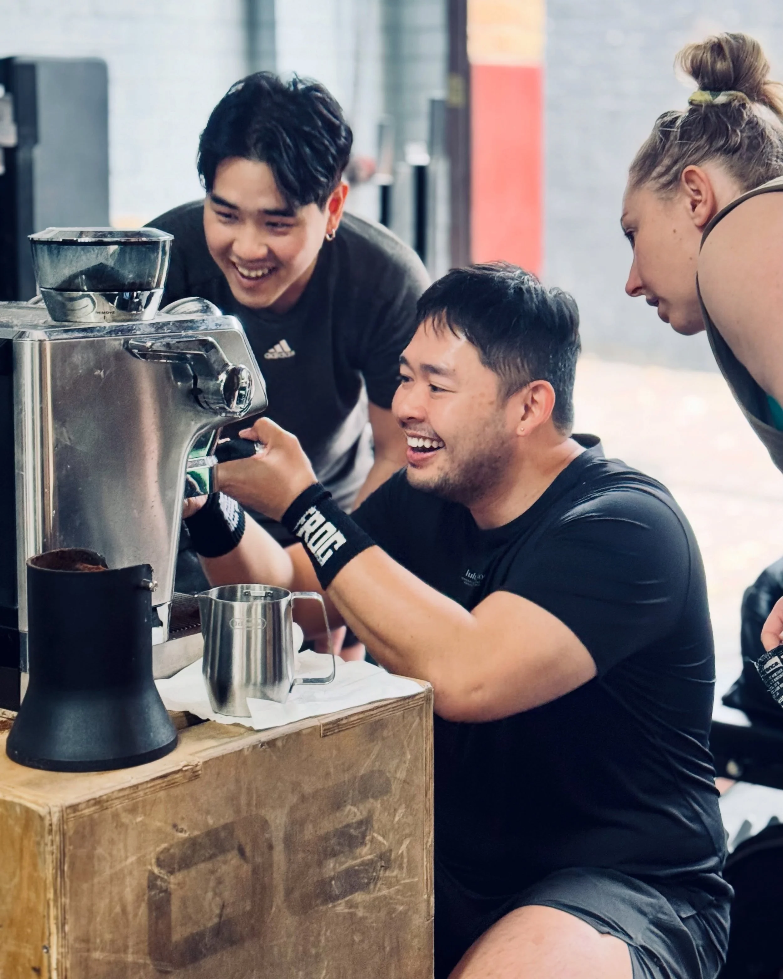 When the workout is about to kick off, but the coffee hasn&rsquo;t kicked in ☕️ 🤭
-
⚒️ #forgeathletic