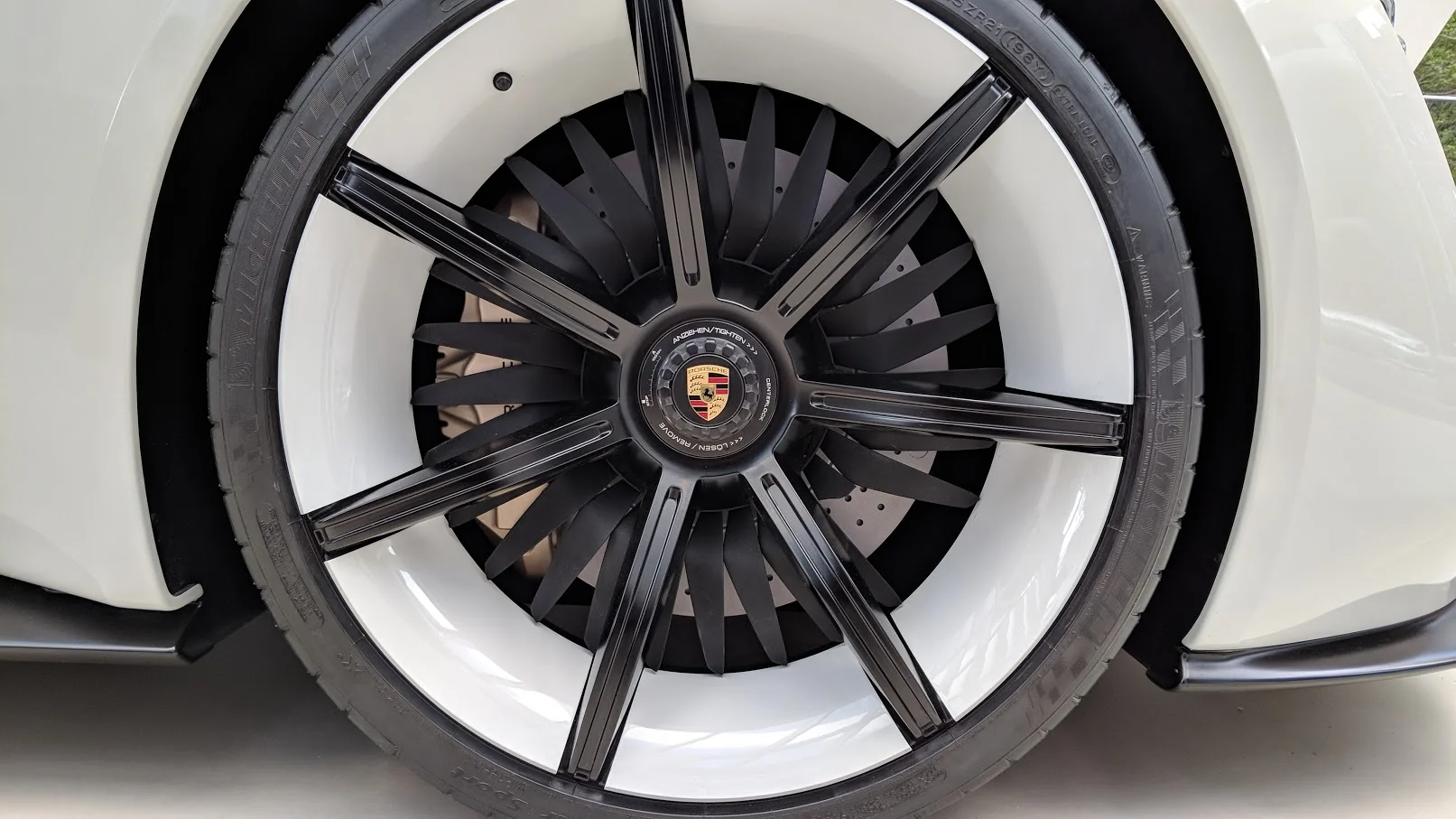 Contact us - Porsche.jpg