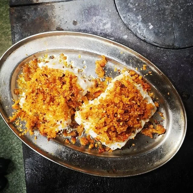 This lunchtime were serving herb crusted cod, baked to perfection.
.
It's business as usual at the @oarhousehowth. We're taking extra safety precautions as required by Department of Health.
.
#oarhouse #howth #fishrestaurant #seafood #familyday #Sund