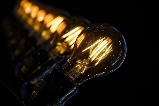 lamp-3489395_640.jpg
