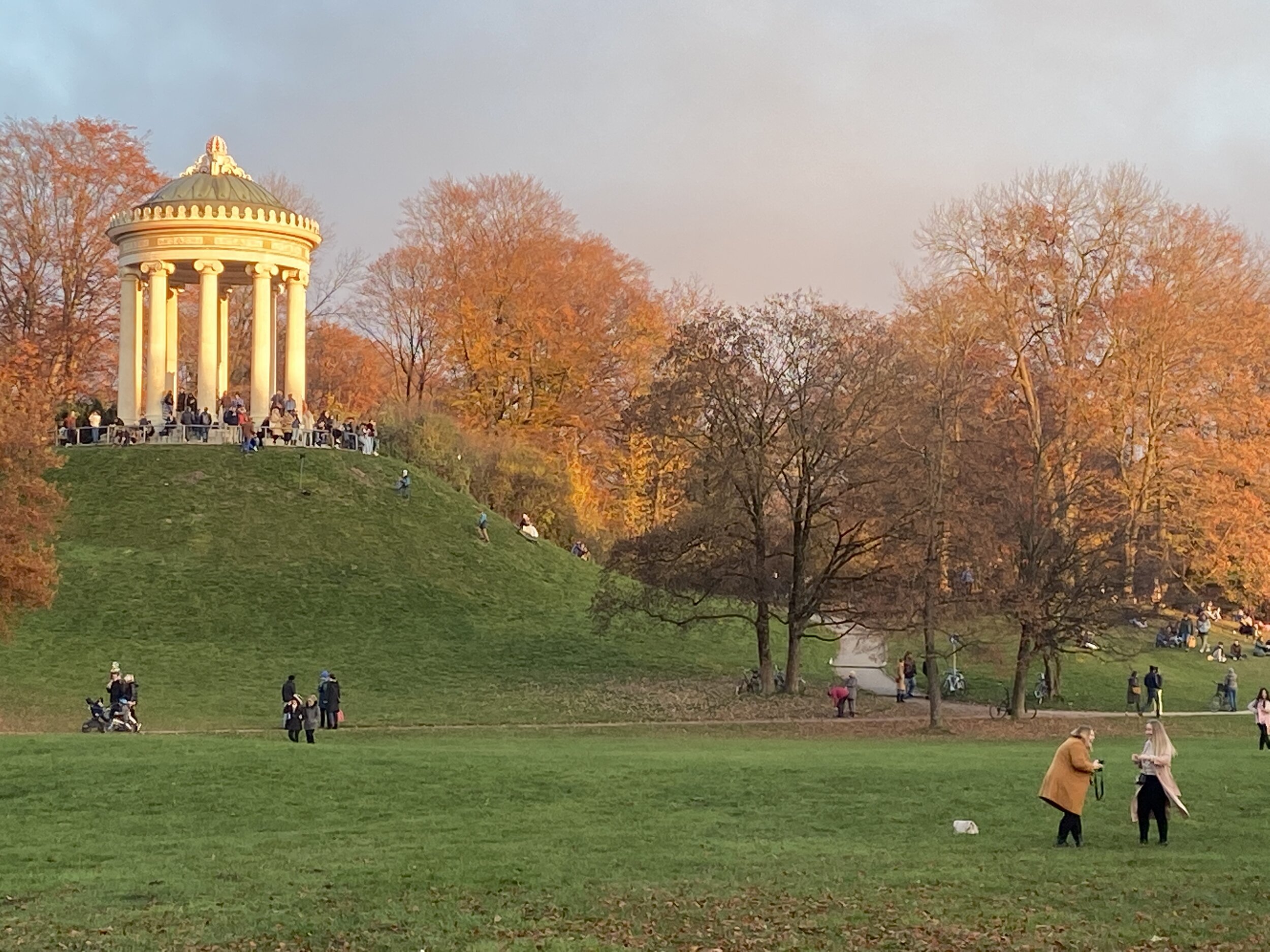 EINE KLEINE GESCHICHTE DER NEU-ERFINDUNG DES ICH