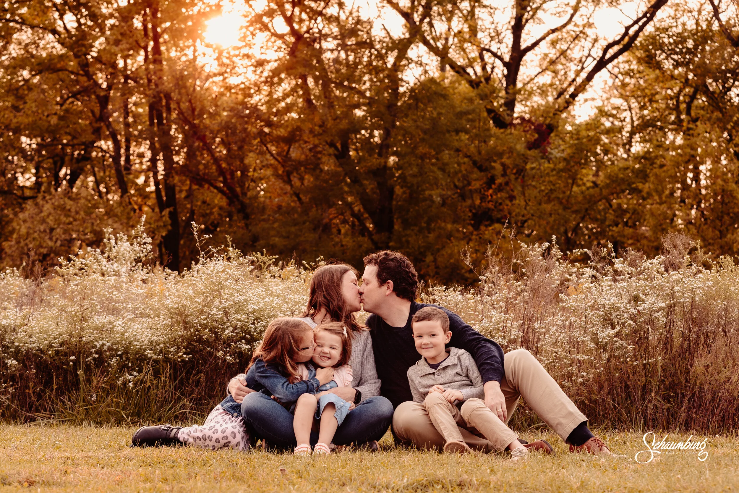 Lawrence, Kansas Family Session | Emmalee Schaumburg