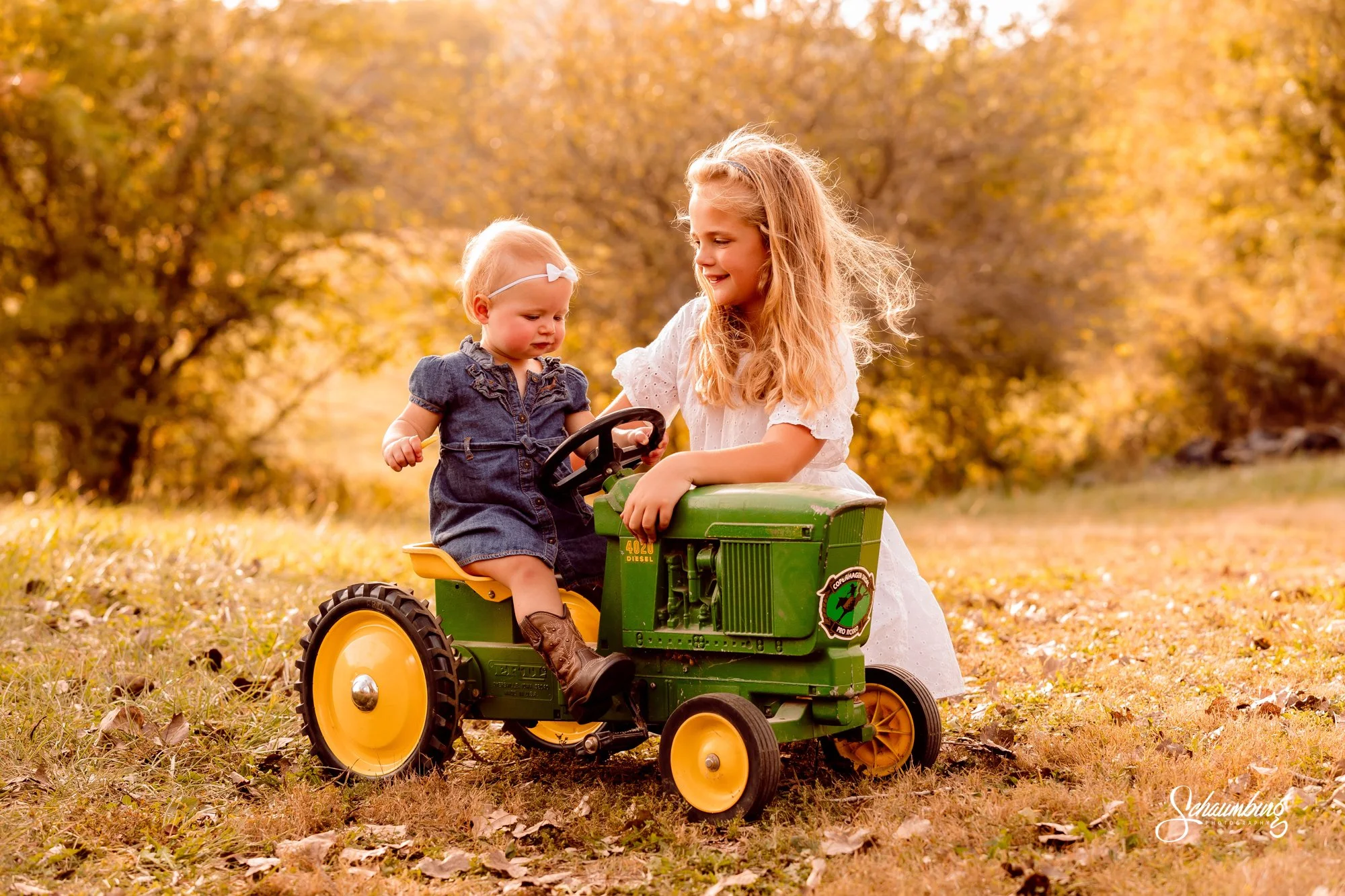 Portrait Session at Family Farm | Lawrence, KS Photographer | Emmalee Schaumburg