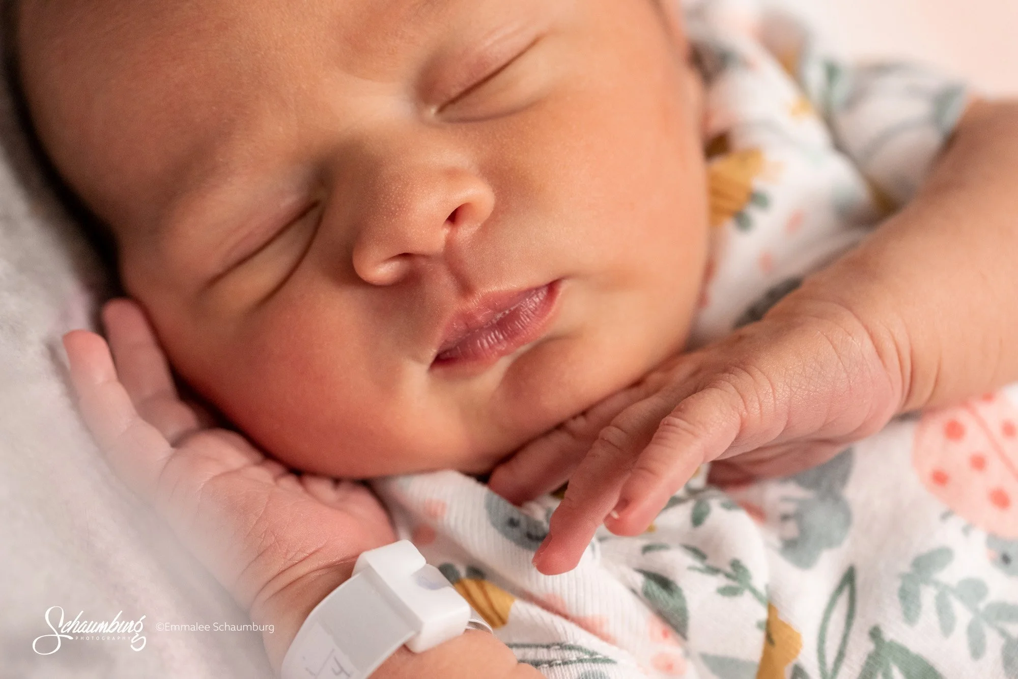 NICU Mother's Day Photos at Saint Luke's Hospital of Kansas City