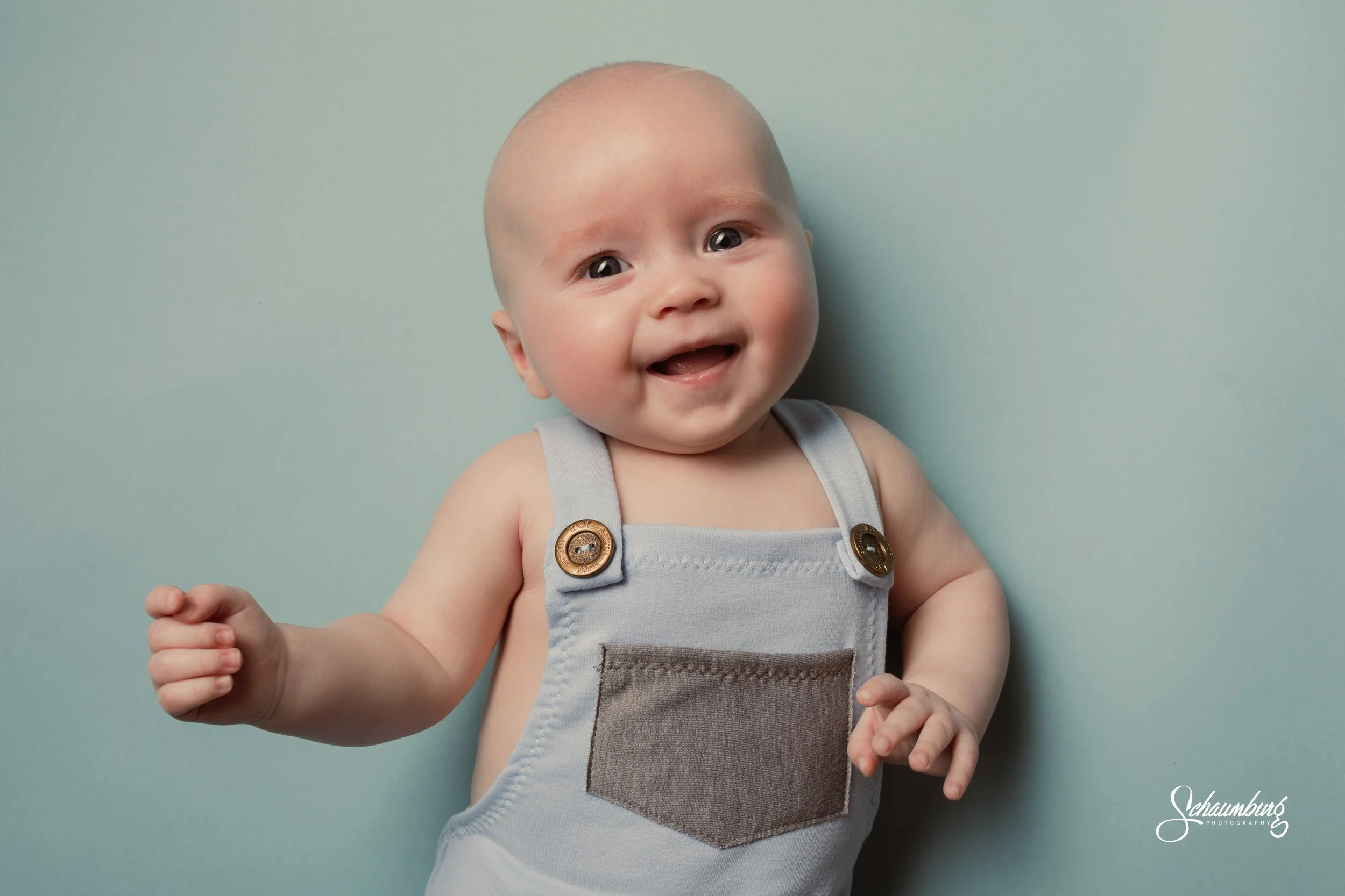 Cade's 8 Month Session with Lawrence, KS Photographer | Emmalee Schaumburg