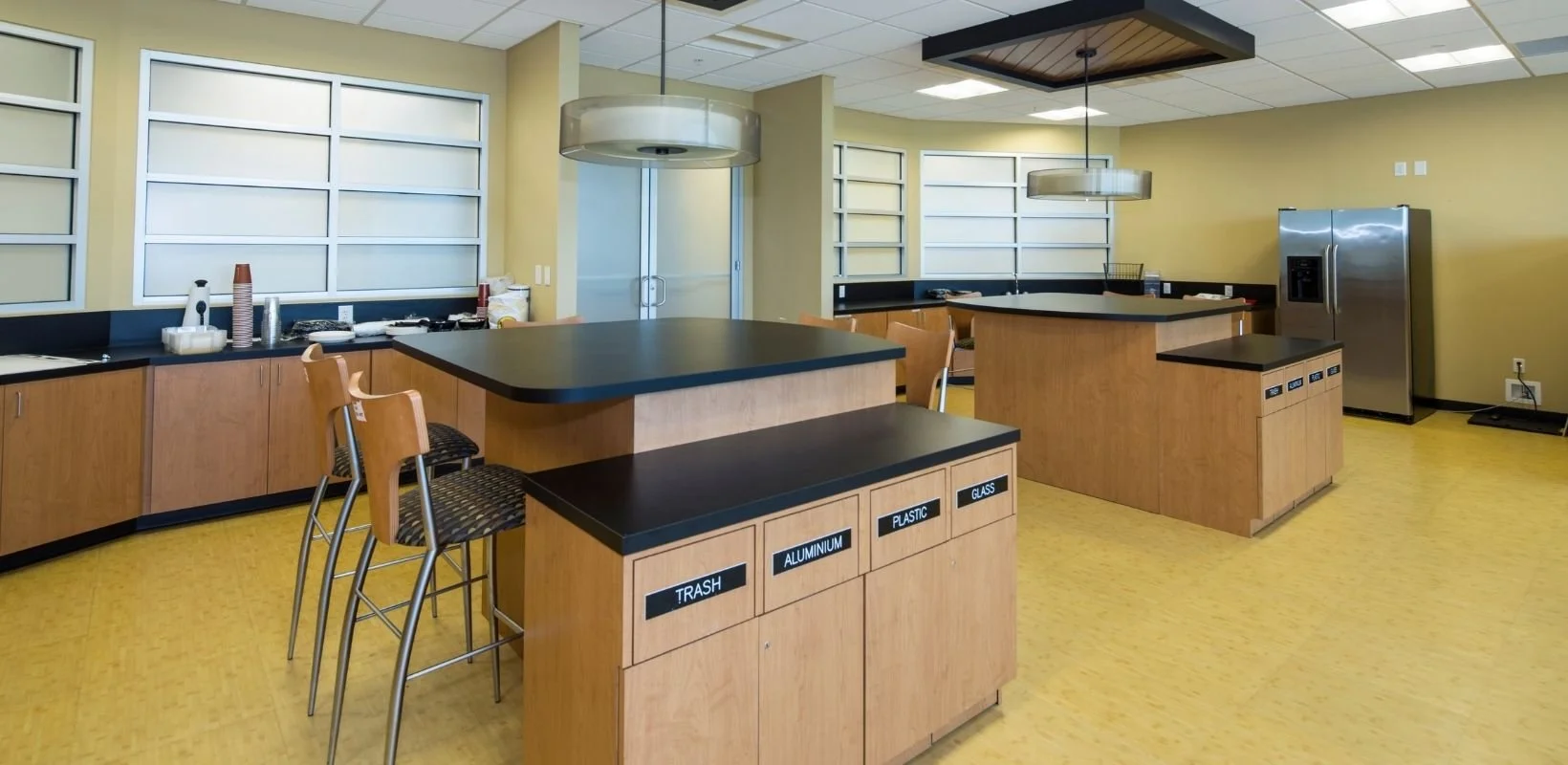 How to Eliminate and Prevent Tough Smells in an Office Setting