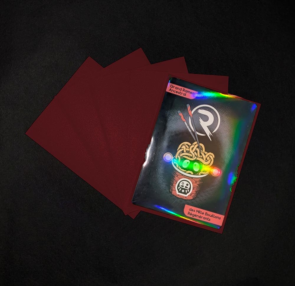 Matte-sleeves-bordeaux-effet-foil-card-repliquant.jpg