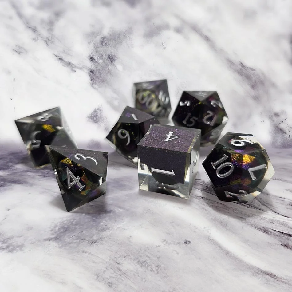 dark-purple-resine-dice-set-repliquant-rpg.jpg