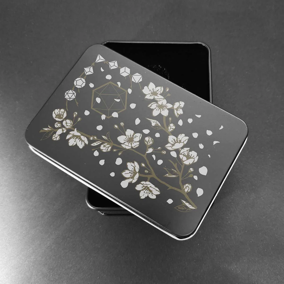 boite-dice-metallique-rectangulaire-jdr-blossom-fleurs-rpg.jpg