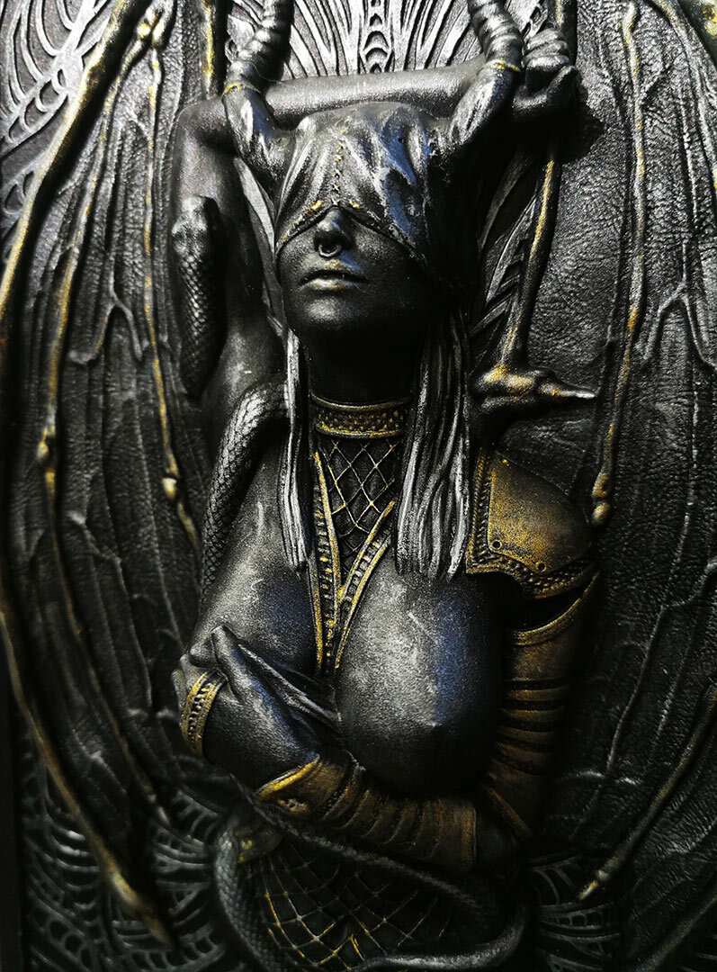 Sculpted-Altered-deckbox-Lilith-04.jpg