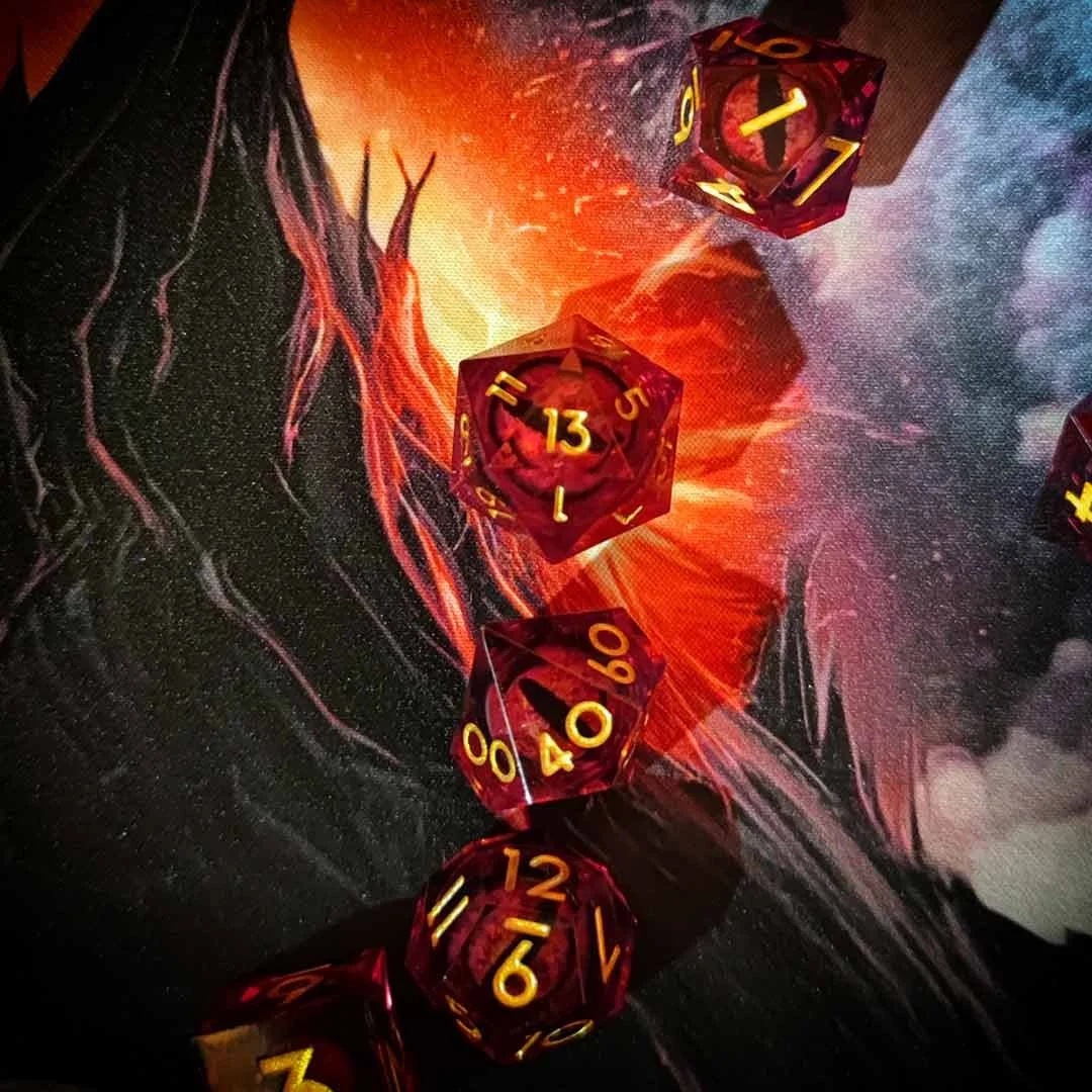 Oeil de Dragon mouvant -rouge- Set de dés en résine