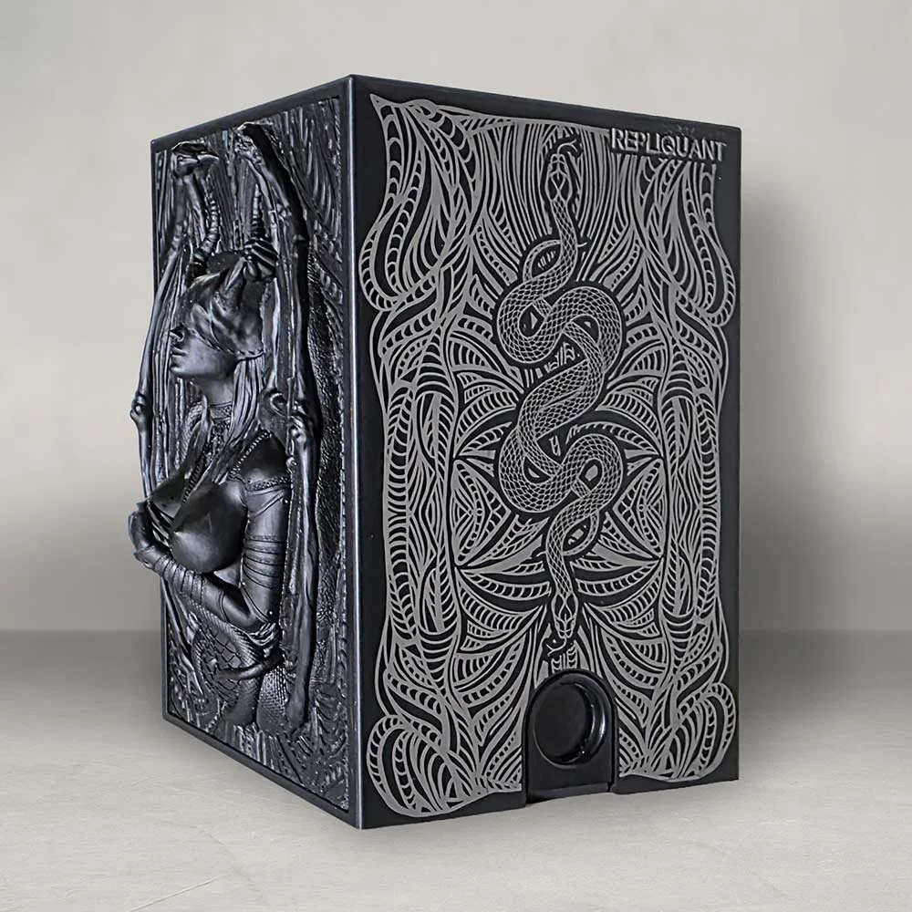 lilith-esquisse-noir-dice-tower-tpg-repliquant.jpg
