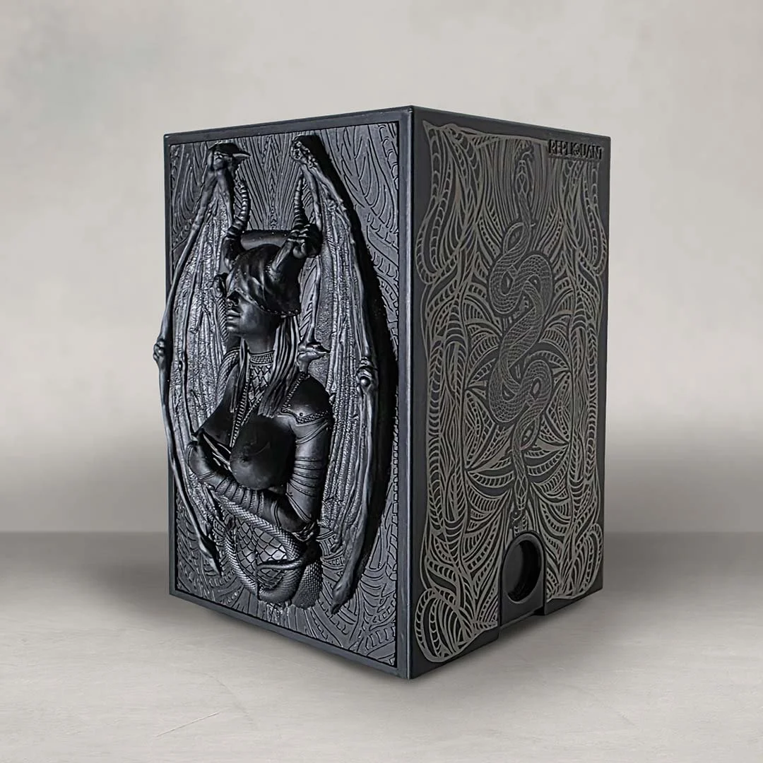 lilith-esquisse-noir-deck-box-repliquant.jpg