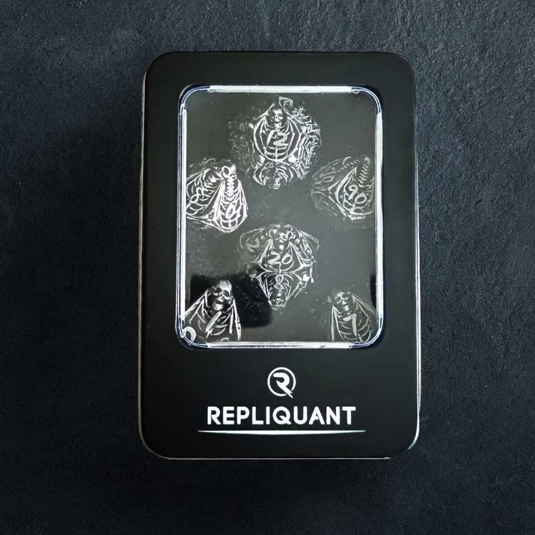 necromancier-chrome-repliquant-7-dés-Boite-metal.jpg