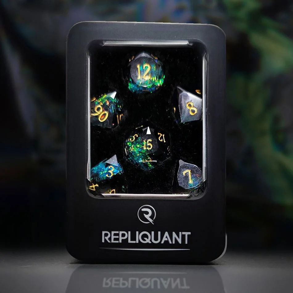 prismes-vert-noir-resine-repliquant-set-des-box-rpg.jpg