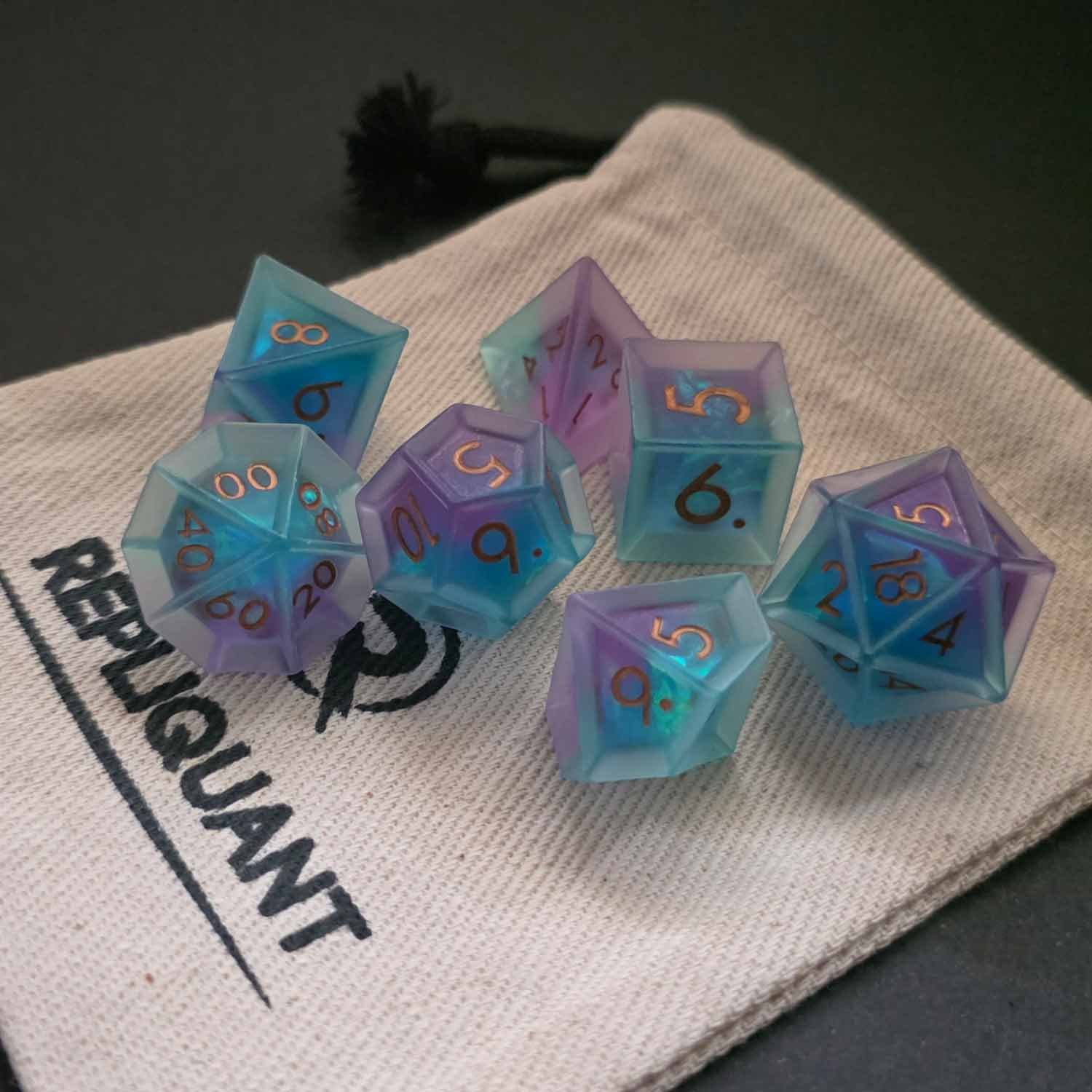 paradoxe-vert-violet-resine-repliquant-set-des-pochon-coton-rpg.jpg