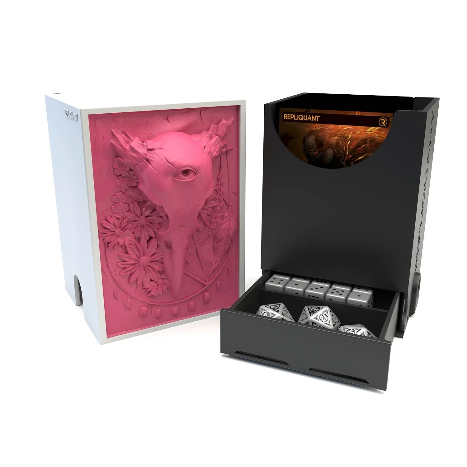 Deck box dans le thème sorcière, intérieur 60+15 avec un tiroir pour ranger les dés et absorbeur d’humidité.