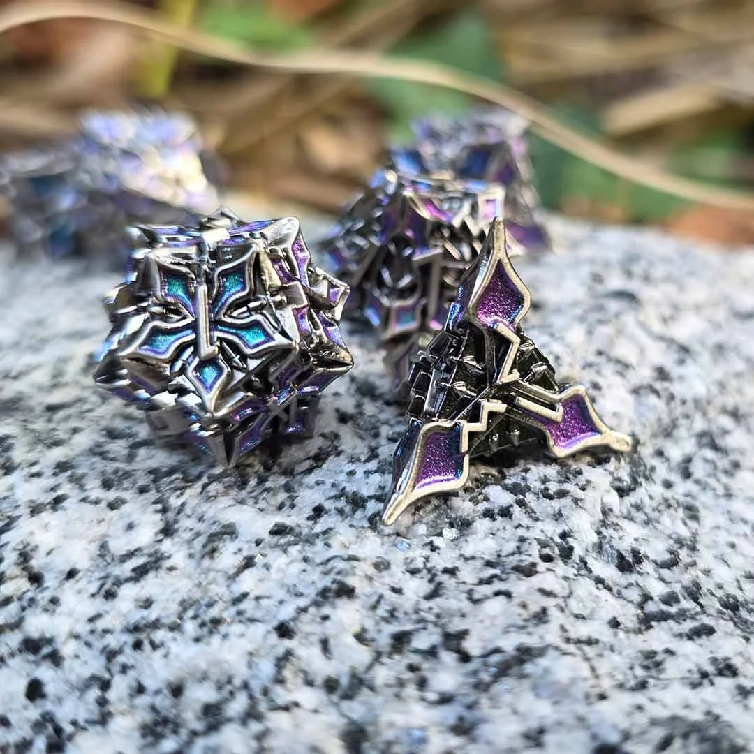 feuillage-violet-vert-anthracite-repliquant-set-dice-metal.jpg