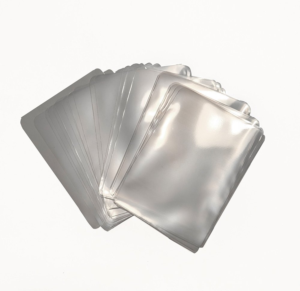 perfect-sleeves-rounded-corner-card-protection-repliquant.jpg