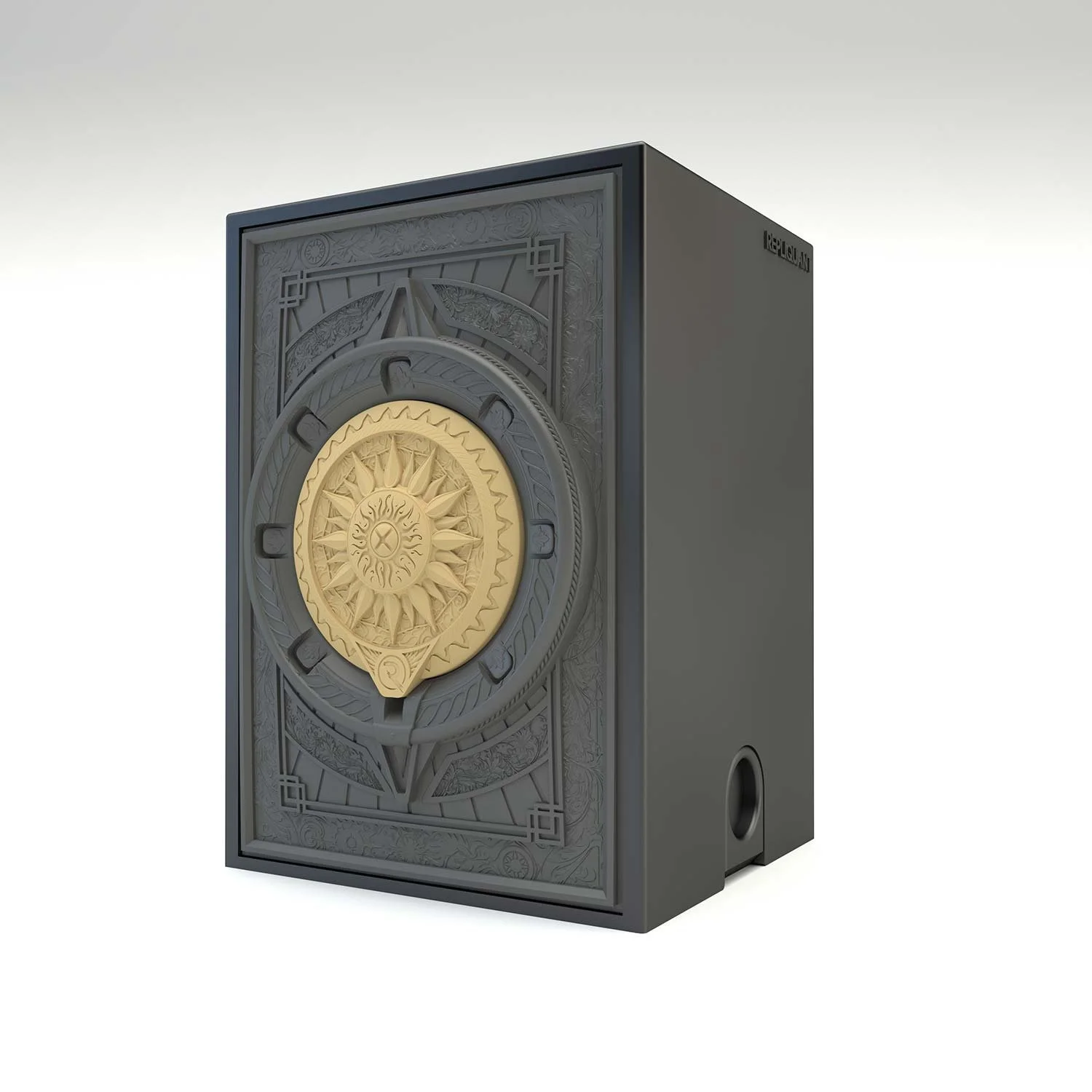Deck box sculptée représentant un soleil. Idéal pour protéger et embellir un deck JCC, format 100+ ou 60+15. Vue de droite, boité fermée.