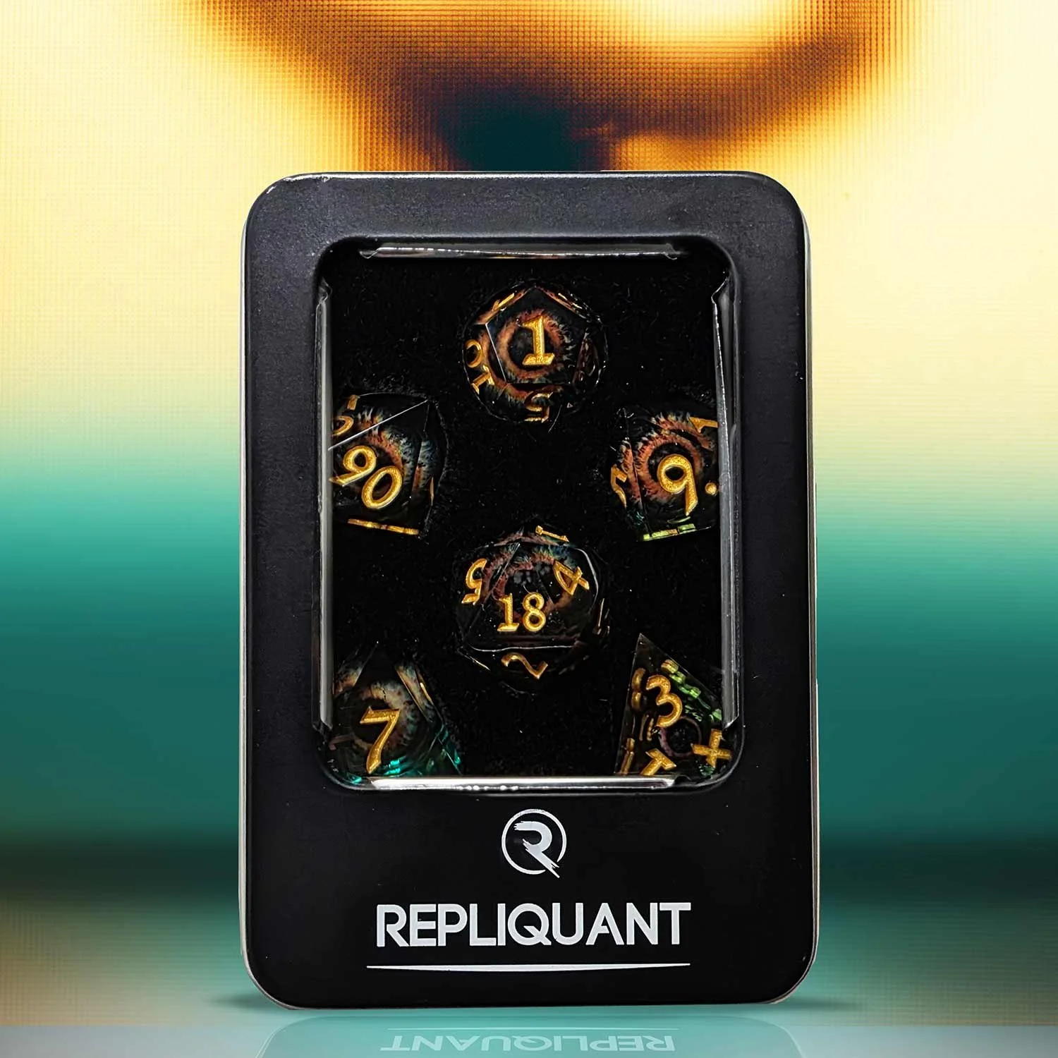 minotaure-resine-liquid-core-repliquant-dice-set-rpg-boite.jpg