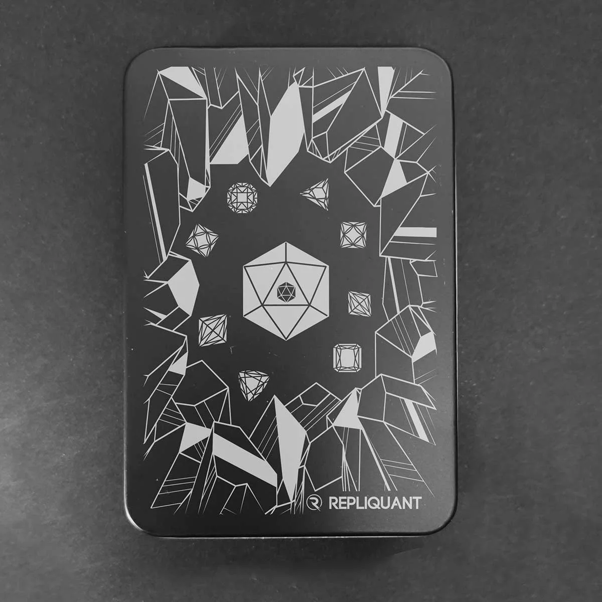 boite-dice-metallique-rectangulaire-jdr-prisme-pierre.jpg