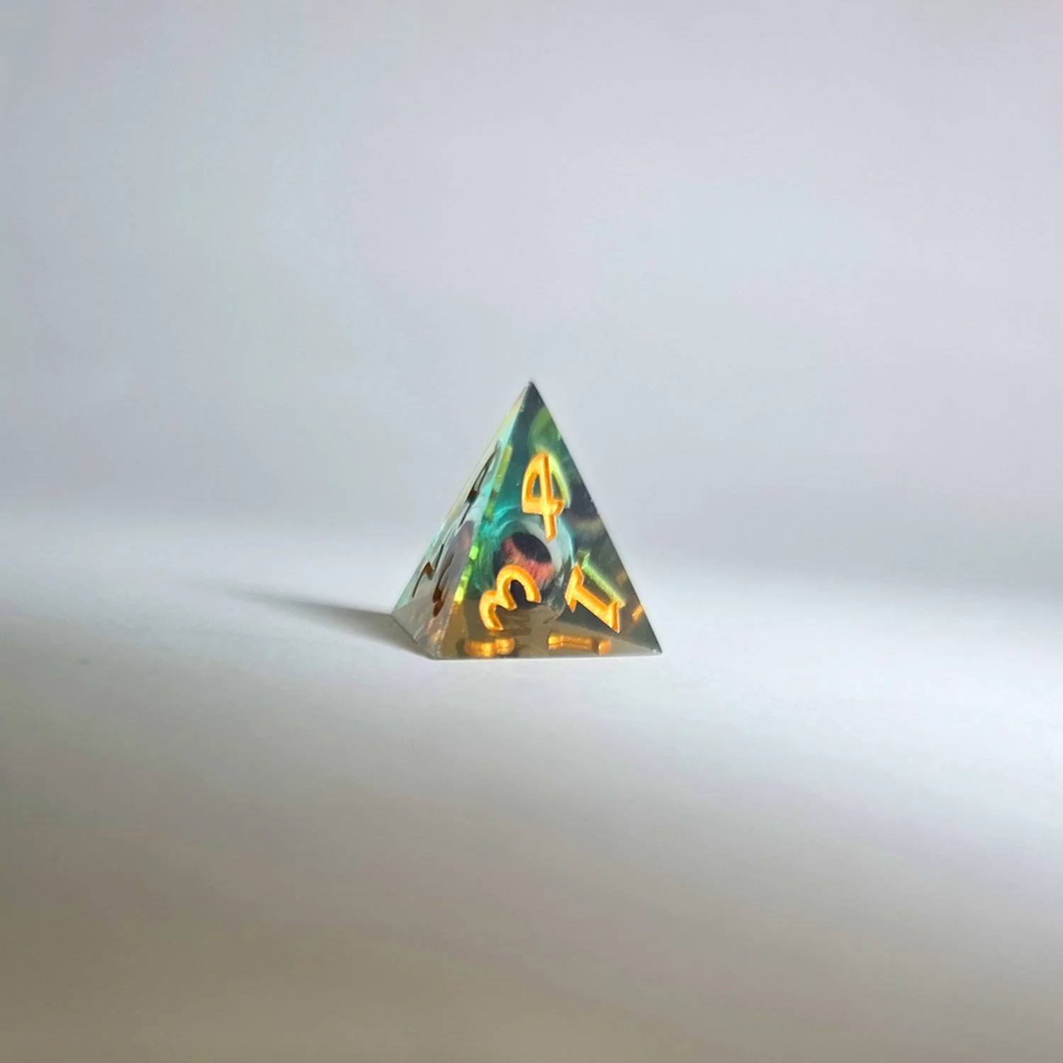 minotaure-resine-liquid-core-repliquant-set-7-dice-d4-rpg.jpg