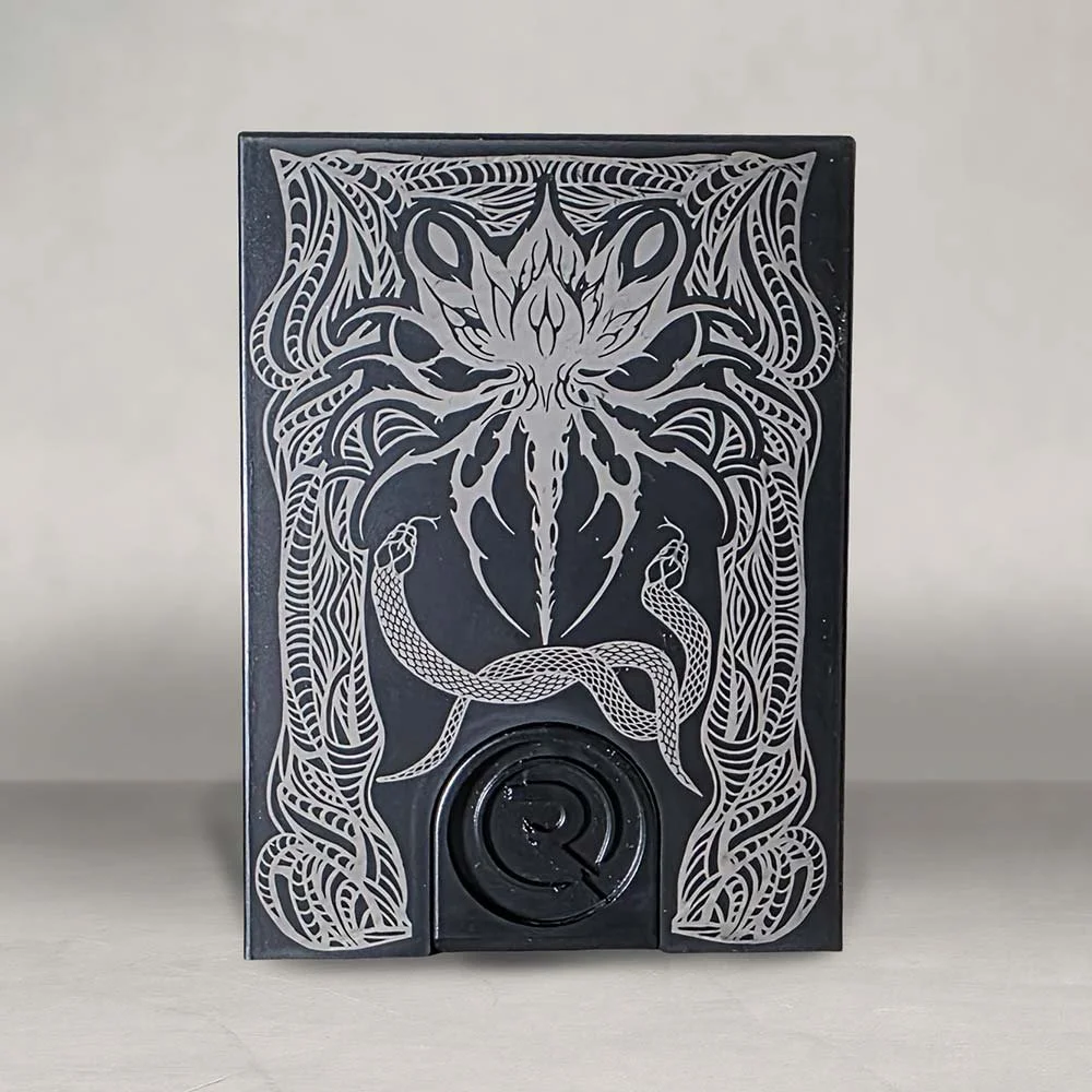 lilith-esquisse-noir-repliquant-gravurer-tcg-rpg.jpg