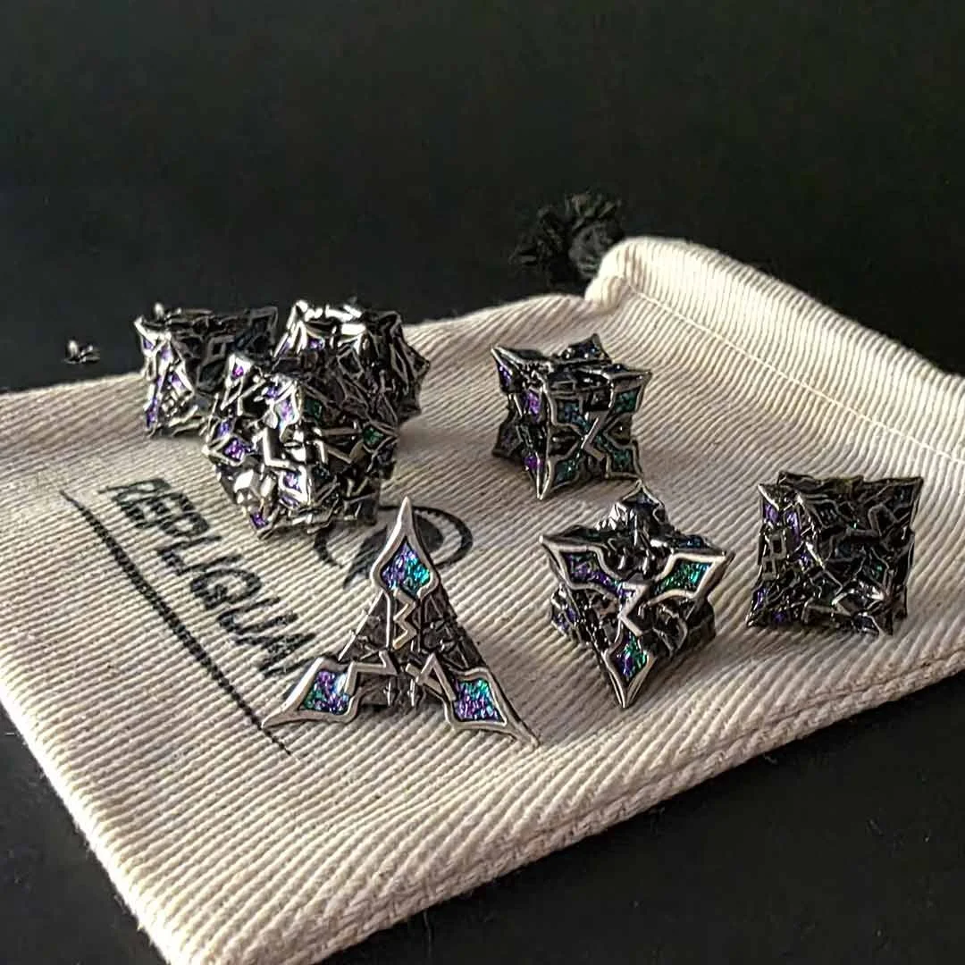 feuillage-violet-vert-anthracite-repliquant-set-dice-pochon.jpg