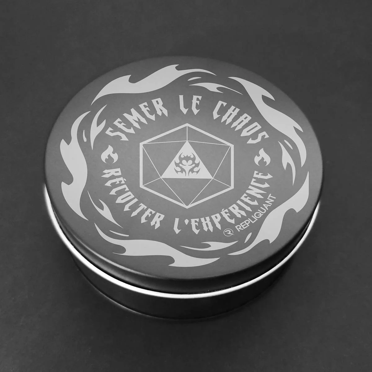 boite-dice-metallique-ronde-jdr-chaos.jpg