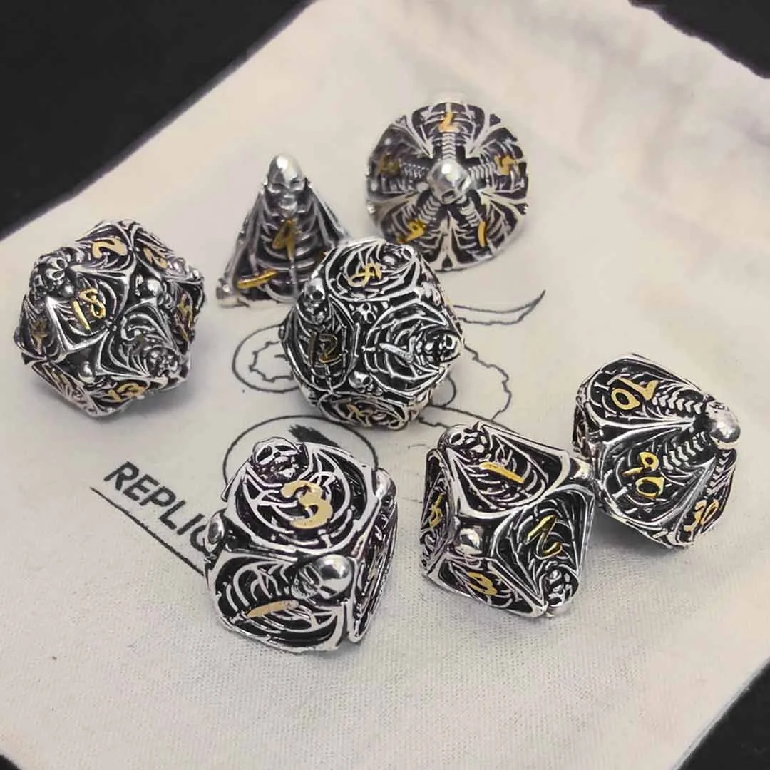 necromancier-chrome-jaune-repliquant-set-7-dés-JDR.jpg