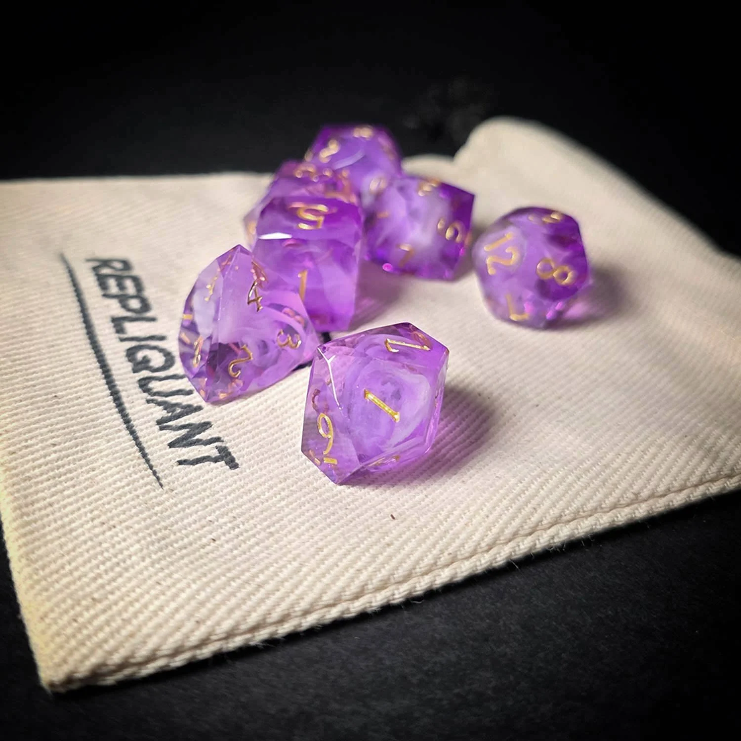 prisme-mauve-resine-repliquant-set-des-pochon-coton-rpg.jpg