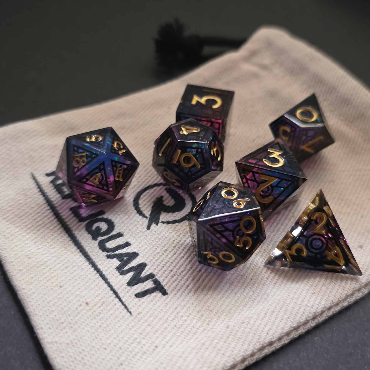 virail-crepuscule-noir-bleu-rouge-resine-repliquant-set-des-pochon-coton-rpg.jpg