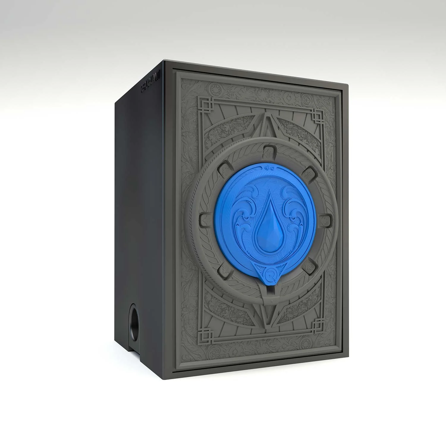 Deck box sculptée sculptée représentant une goutte d’eau, prêt à protéger les cartes contre l’adversité. Idéal pour protéger et embellir un deck JCC, format 100+ ou 60+15. Vue de gauche, boité fermée.