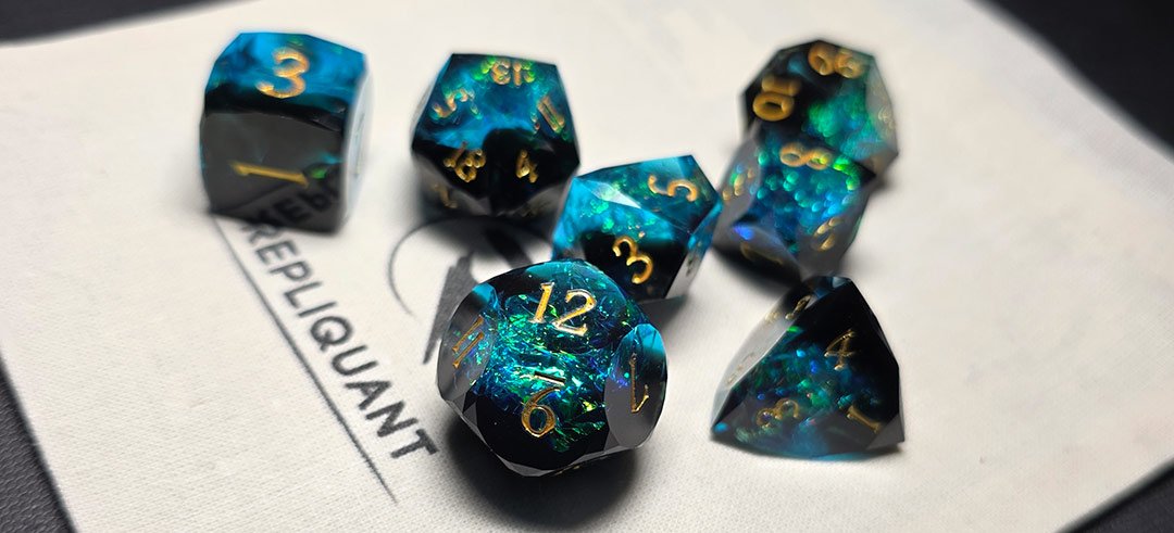 Fragments de Prismes Sombre - Set de dés résine