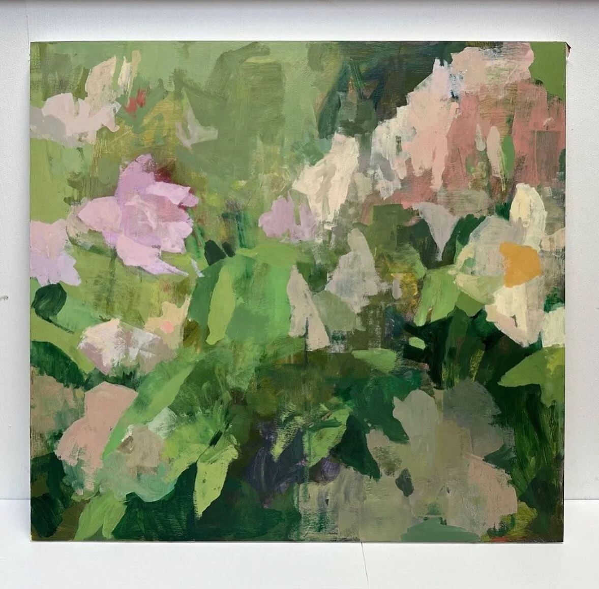 Gorgeous florals for this Friday&rsquo;s art share by the talented @claudiarilling ✨ 

Repost @claudiarilling: Working on some larger florals. 30&times;32 inches. oil/panel.

#floral #flowers #artcollector #painter #oilpaintings #artist  #shapedesign