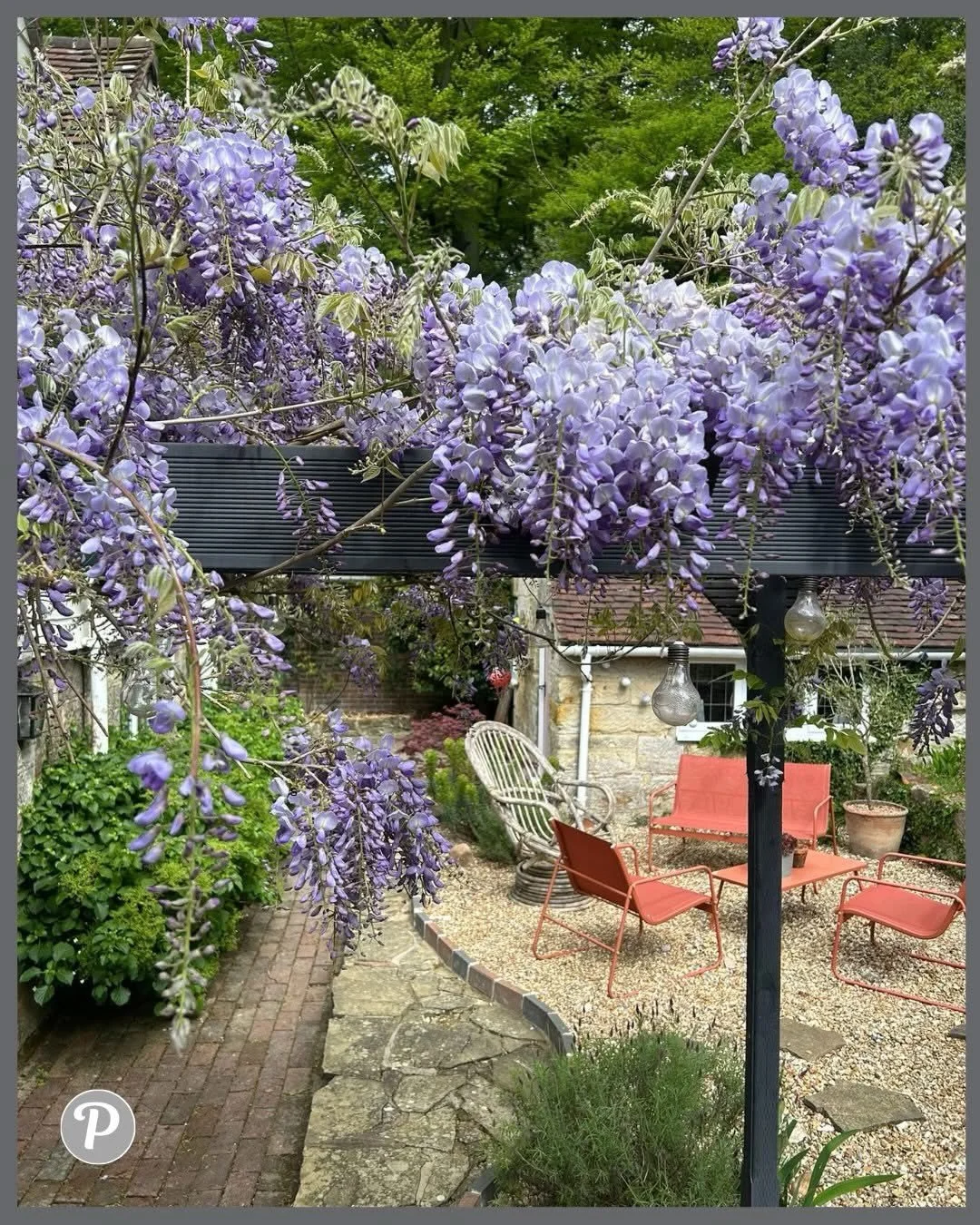 🌿✨ Consultation under the wisteria?
Yes please.
With the garden beginning to bloom, we&rsquo;re starting to offer the first stage of your appointment outside &mdash; a calm, gentle space to chat through your treatment goals surrounded by lilac flowe
