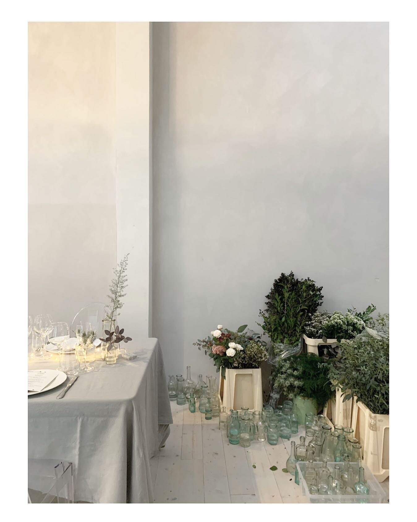 Behind the scene... #cookawards 🌿
.
.
.
#studioitinerante #architetto #arredocasa  #arredamento #interni #interiordesign #interiordesigner #interiorstyle #interiorstyling #interiorstylist #homedecor #homedesign #interiordecor #furnituredesign #table