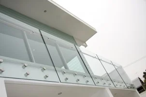 ALUMINIUM HANDRAIL AND GLASS BALUSTRADE - Straight glass balustrade - Curved glass balustrade - Glass balustrade for staircase - Aluminium handrail for fire exit