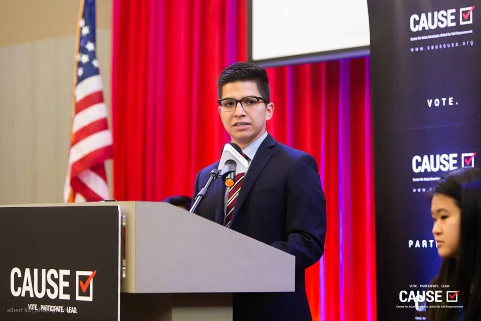 Edwin Saucedo speaks at the 2018 CAUSE Leadership Academy Graduation